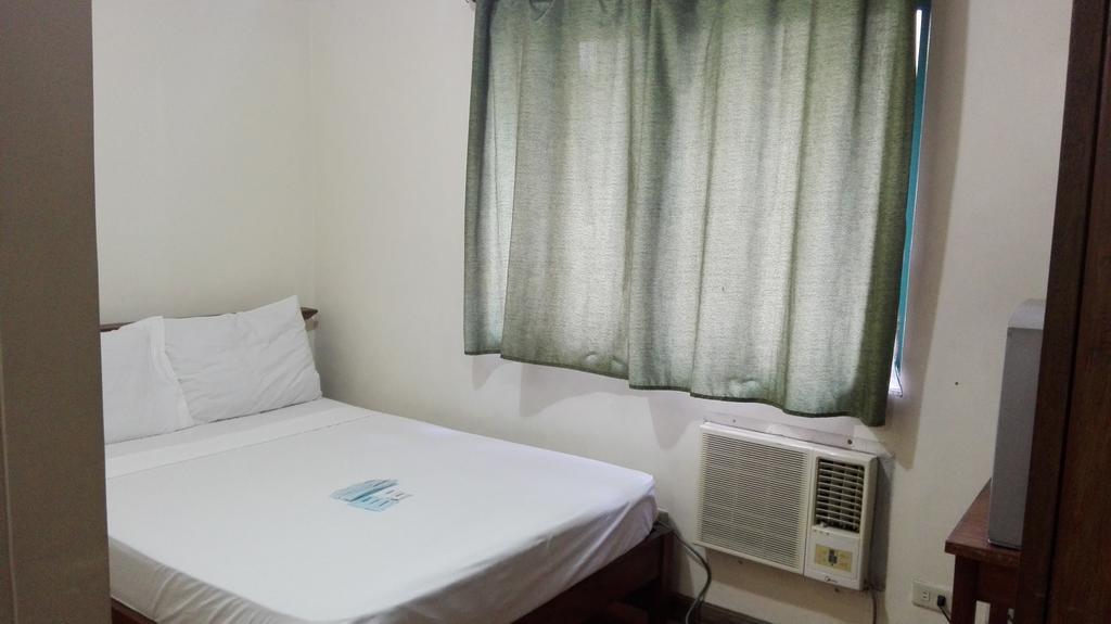 ホテル Isabelle Royale Makati マカティ エクステリア 写真